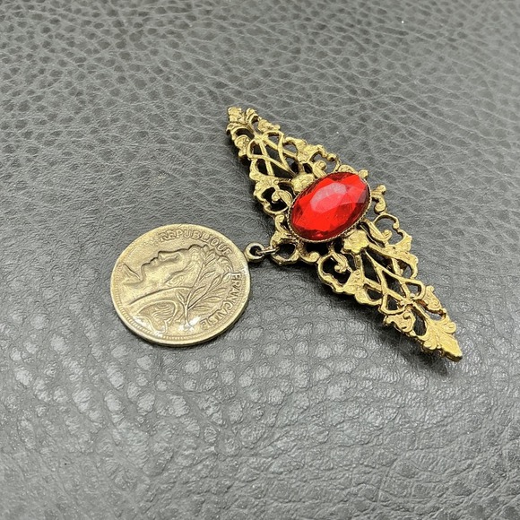 Vintage Filigree Brooch Red Glass Cabochon Dangle French Coin Pin Brass Tone 2" - Picture 4 of 7